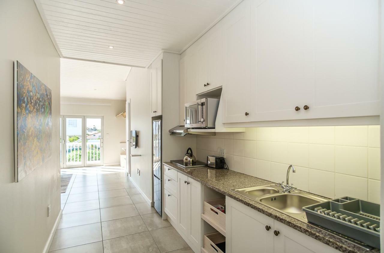 Fork West Holiday Apartments 엘란즈 베이 외부 사진